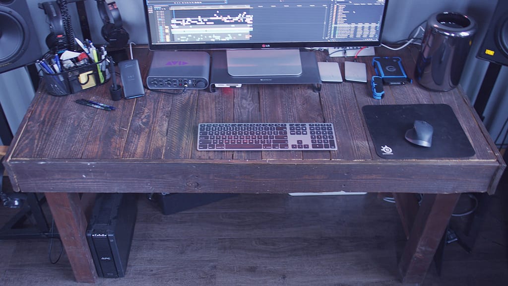 The Best Adjustable Standing Desk We Could Find Online - Our Review of the UPLIFT Desk Clockwork 9 C9 - Old Desk